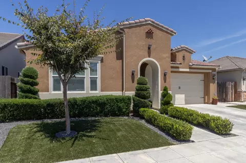 Exterior - 3971 Saginaw Ave, Clovis, CA 93619 photo 3 of 4