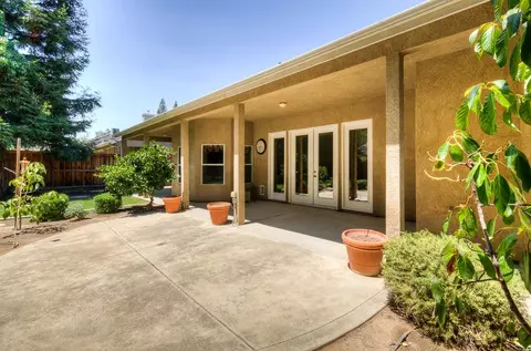 Exterior - 274 W Lester Ave, Clovis, CA 93619 photo 5 of 19
