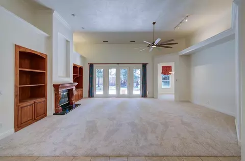 Living - 274 W Lester Ave, Clovis, CA 93619 photo 4 of 14