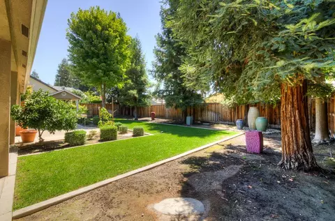 Exterior - 274 W Lester Ave, Clovis, CA 93619 photo 18 of 19