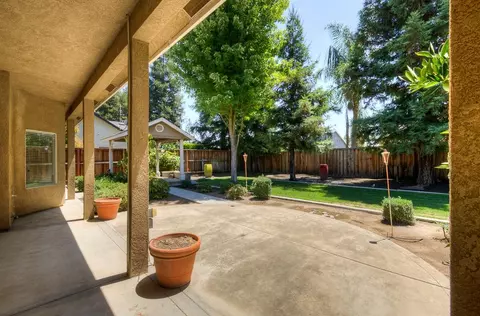 Exterior - 274 W Lester Ave, Clovis, CA 93619 photo 4 of 19
