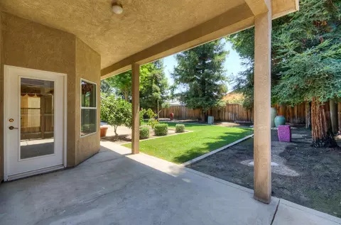 Exterior - 274 W Lester Ave, Clovis, CA 93619 photo 3 of 19