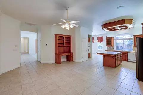Living - 274 W Lester Ave, Clovis, CA 93619 photo 8 of 14