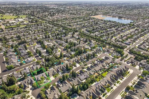 View/Area - 274 W Lester Ave, Clovis, CA 93619 photo 5 of 5