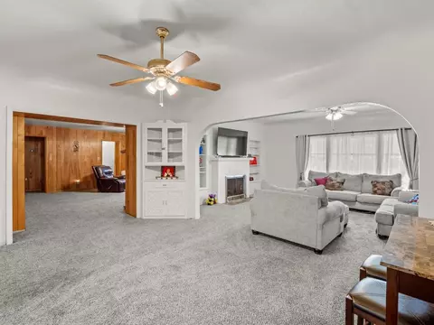 Living - 16150 E Mckinley Ave, Sanger, CA 93657 photo 2 of 5