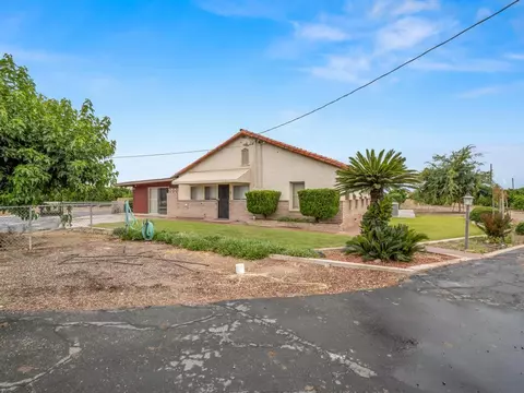 Exterior - 16150 E Mckinley Ave, Sanger, CA 93657 photo 4 of 5
