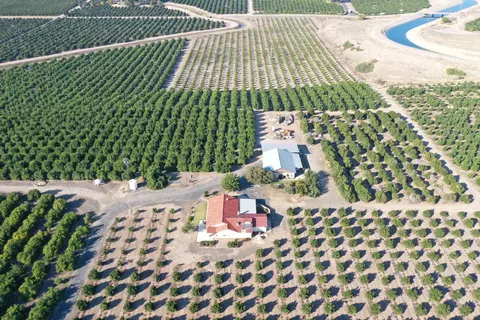 View/Area - 16150 E Mckinley Ave, Sanger, CA 93657 photo 1 of 4