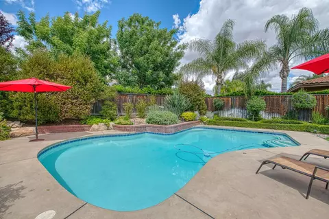 Exterior - 856 E Sutton Dr, Fresno, CA 93720 photo 3 of 7