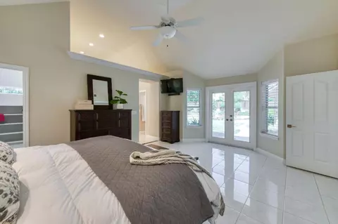 Bedroom - 856 E Sutton Dr, Fresno, CA 93720 photo 1 of 4