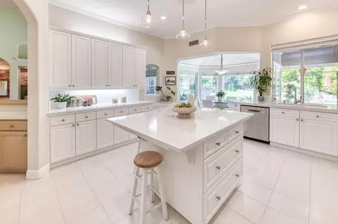 Kitchen - 856 E Sutton Dr, Fresno, CA 93720 photo 5 of 6