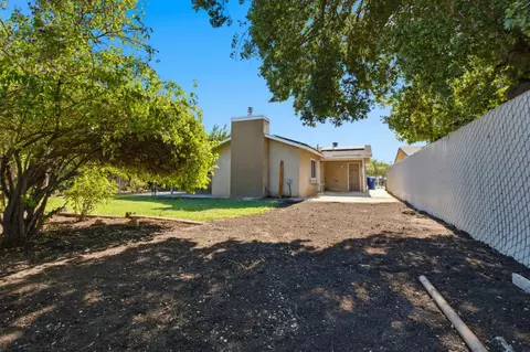 Exterior - 873 S 12th St, Kerman, CA 93630 photo 3 of 3