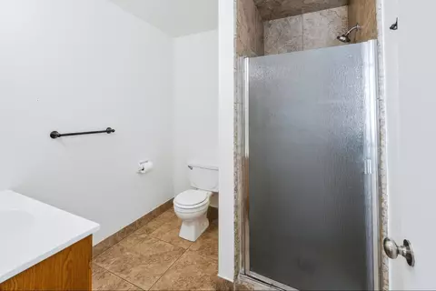 Bath - 1767 Gettysburg Ave, Clovis, CA 93611 photo 3 of 4