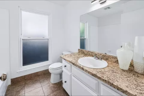 Bath - 1767 Gettysburg Ave, Clovis, CA 93611 photo 1 of 4