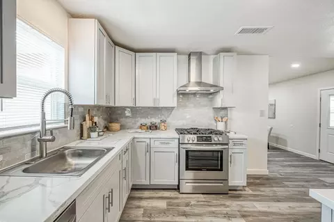 Kitchen - 2612 Purdue Ave, Clovis, CA 93611 photo 4 of 4