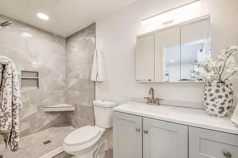 Bath - 2612 Purdue Ave, Clovis, CA 93611 photo 2 of 3