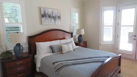Bedroom - 15641 Oak Dr, Kerman, CA 93630 photo 2 of 5