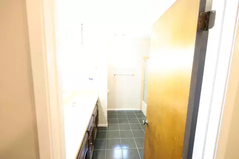 Bath - 1058 Pierce Dr, Clovis, CA 93612 photo 1 of 5