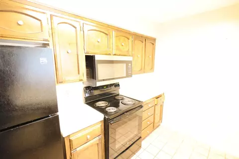 Kitchen - 1058 Pierce Dr, Clovis, CA 93612 photo 2 of 3
