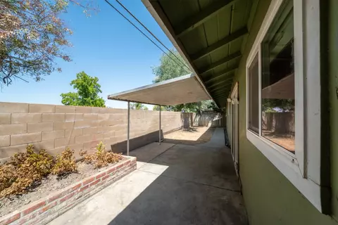 Exterior - 1058 Pierce Dr, Clovis, CA 93612 photo 7 of 7