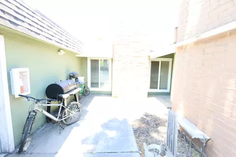Exterior - 1058 Pierce Dr, Clovis, CA 93612 photo 4 of 5