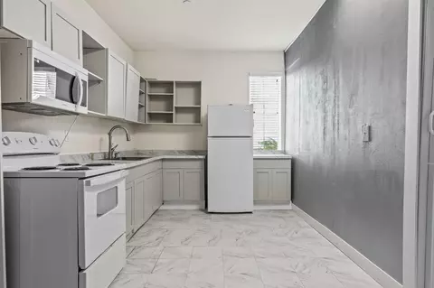 Kitchen - 1751 Mitchell St, Selma, CA 93662 photo 7 of 8