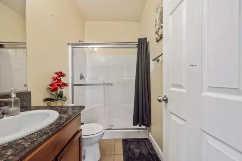 Bath - 1751 Mitchell St, Selma, CA 93662 photo 1 of 6