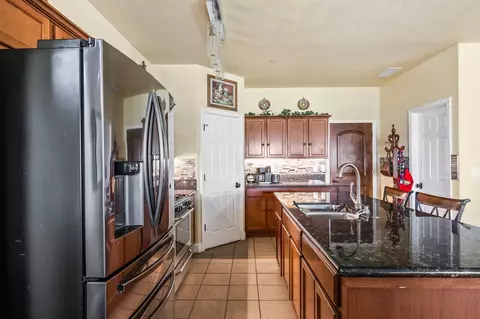 Kitchen - 1751 Mitchell St, Selma, CA 93662 photo 3 of 8