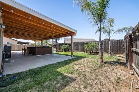 Exterior - 1751 Mitchell St, Selma, CA 93662 photo 3 of 6