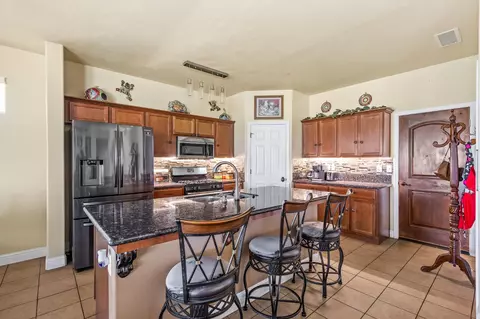 Kitchen - 1751 Mitchell St, Selma, CA 93662 photo 2 of 8