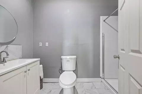 Bath - 1751 Mitchell St, Selma, CA 93662 photo 5 of 6