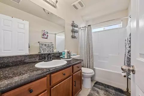 Entry Way - 1751 Mitchell St, Selma, CA 93662 photo 4 of 4
