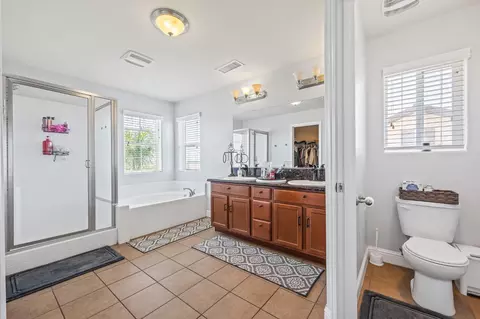 Bath - 1751 Mitchell St, Selma, CA 93662 photo 3 of 6