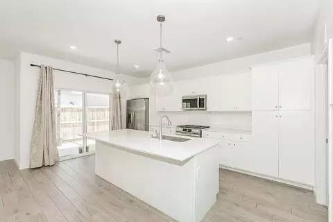 Kitchen - 1021 Plum Tree Ave, Clovis, CA 93619 photo 1 of 2
