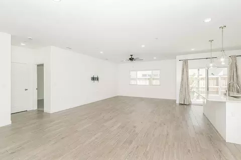 Living - 1021 Plum Tree Ave, Clovis, CA 93619 photo 2 of 3