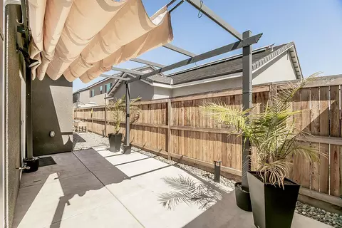 Exterior - 1021 Plum Tree Ave, Clovis, CA 93619 photo 2 of 5