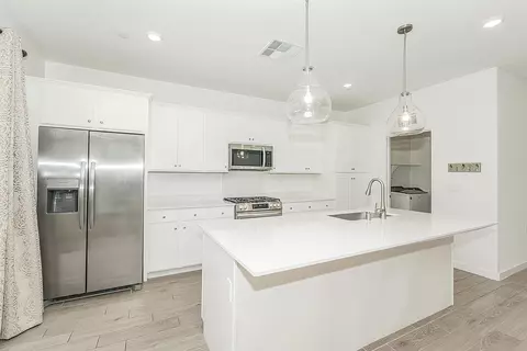 Kitchen - 1021 Plum Tree Ave, Clovis, CA 93619 photo 2 of 2