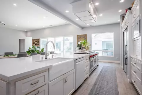 Kitchen - 13212 E Shaw Ave, Sanger, CA 93657 photo 2 of 8