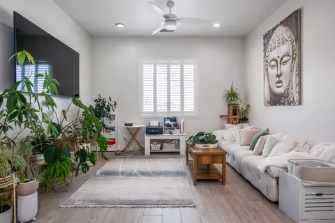 Living - 13212 E Shaw Ave, Sanger, CA 93657 photo 3 of 4