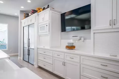 Kitchen - 13212 E Shaw Ave, Sanger, CA 93657 photo 6 of 8