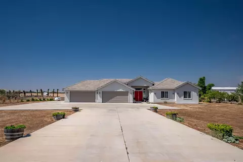 Exterior - 13212 E Shaw Ave, Sanger, CA 93657 photo 3 of 12