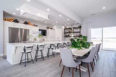 Kitchen - 13212 E Shaw Ave, Sanger, CA 93657 photo 3 of 8