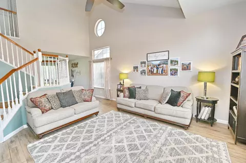 Living - 870 N Bush Ave, Clovis, CA 93611 photo 2 of 6