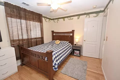 Bedroom - 870 N Bush Ave, Clovis, CA 93611 photo 1 of 5