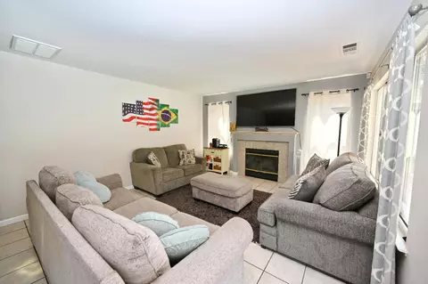 Living - 870 N Bush Ave, Clovis, CA 93611 photo 4 of 6