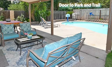 Exterior - 870 N Bush Ave, Clovis, CA 93611 photo 4 of 9