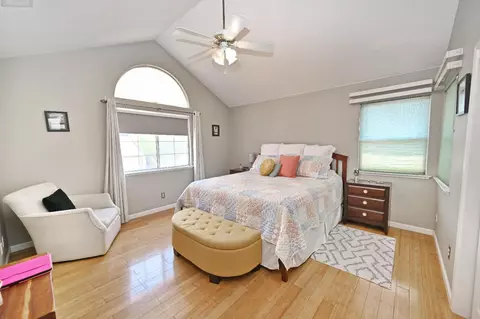 Bedroom - 870 N Bush Ave, Clovis, CA 93611 photo 4 of 5