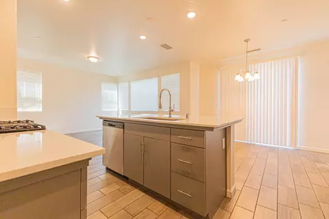 Kitchen - 3707 Graystoke Way, Clovis, CA 93619 photo 2 of 2