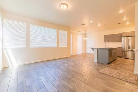 Living - 3707 Graystoke Way, Clovis, CA 93619 photo 2 of 3