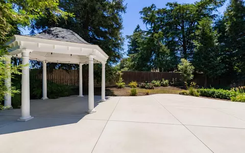 Exterior - 175 N Burgan Ave, Clovis, CA 93611 photo 7 of 11
