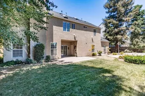 Exterior - 175 N Burgan Ave, Clovis, CA 93611 photo 4 of 11